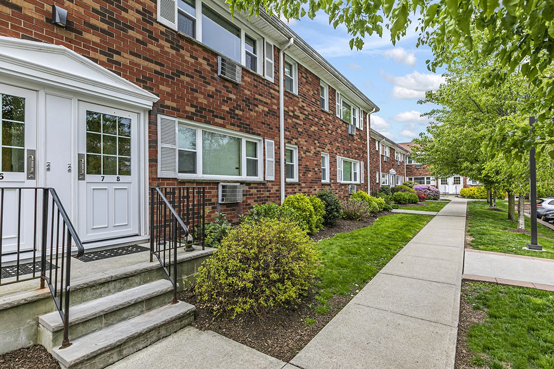 Beverwyck Gardens Apartments, 87B North Beverwyck Road, Lake Hiawatha